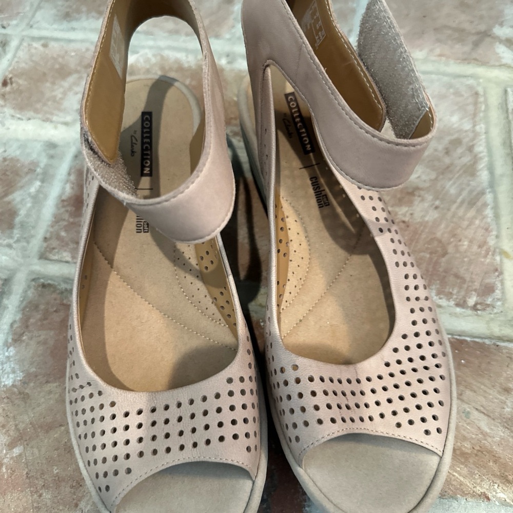 Clarks Women's Beige Peep Toe Sandals